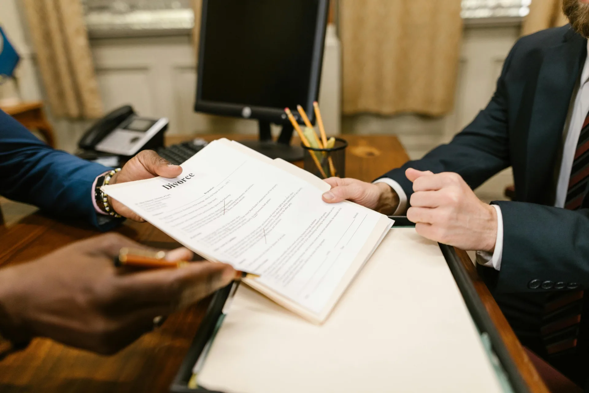 Firma notarial y entrega de escrituras certificadas